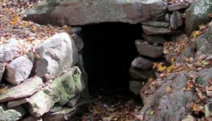 Arqueólogos encontraron algo extraño dentro de esta cueva y sigue siendo un misterio hoy en día